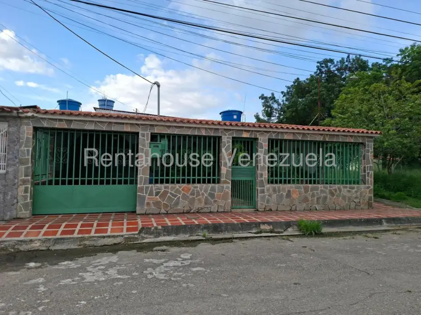 Excelente Oportunidad de Inversion Casa en Venta Conjunto Res Palo Negro, Edo Aragua