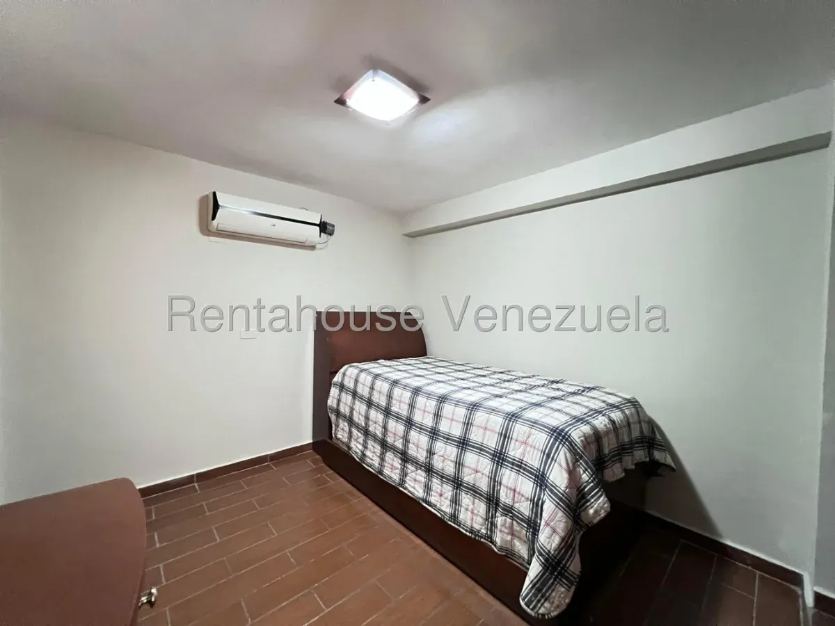 Exclusivo Apartamento en Alquiler Urb. Los Chaguaramos, Av. Fuerzas Aéreas Maracay - 16