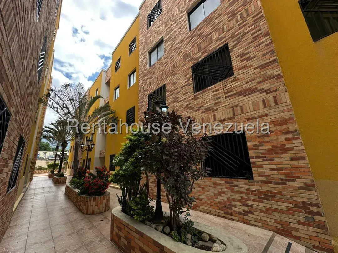 Hermoso Apartamento en Alquiler Conjunto Res Terrazas del LImon, Maracay - 2