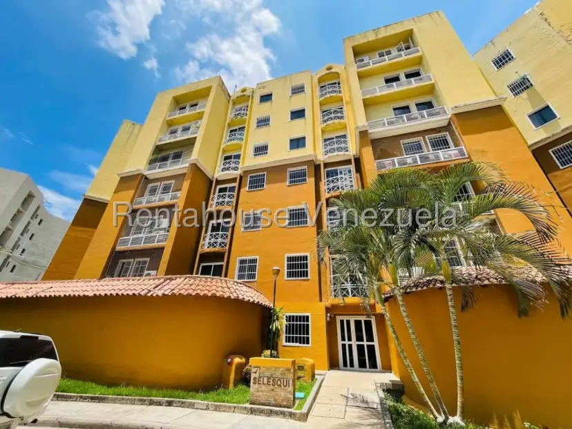 Apartamento en Alquiler Av. Intercomunal Turmero Maracay Conjunto Residencial Los Roques