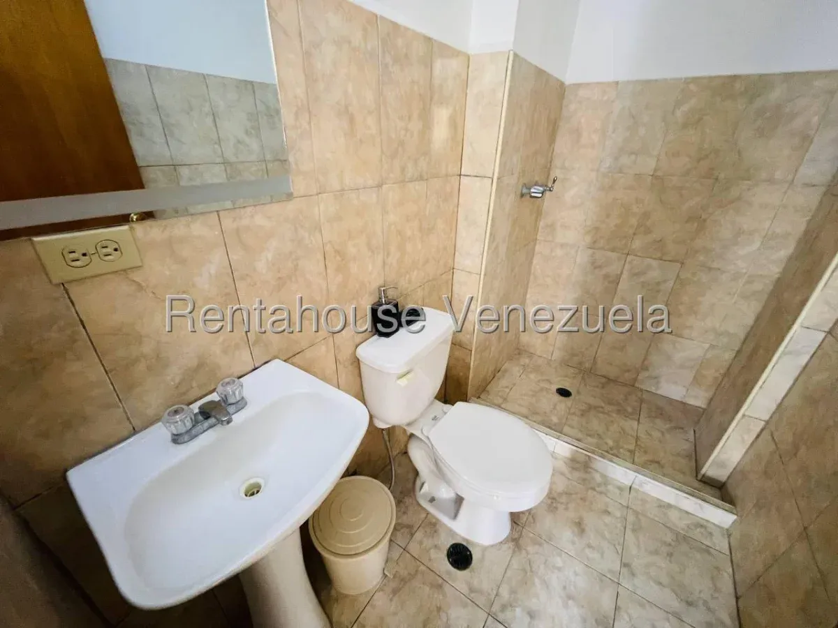 Apartamento en Alquiler Av. Intercomunal Turmero Maracay Conjunto Residencial Los Roques - 13