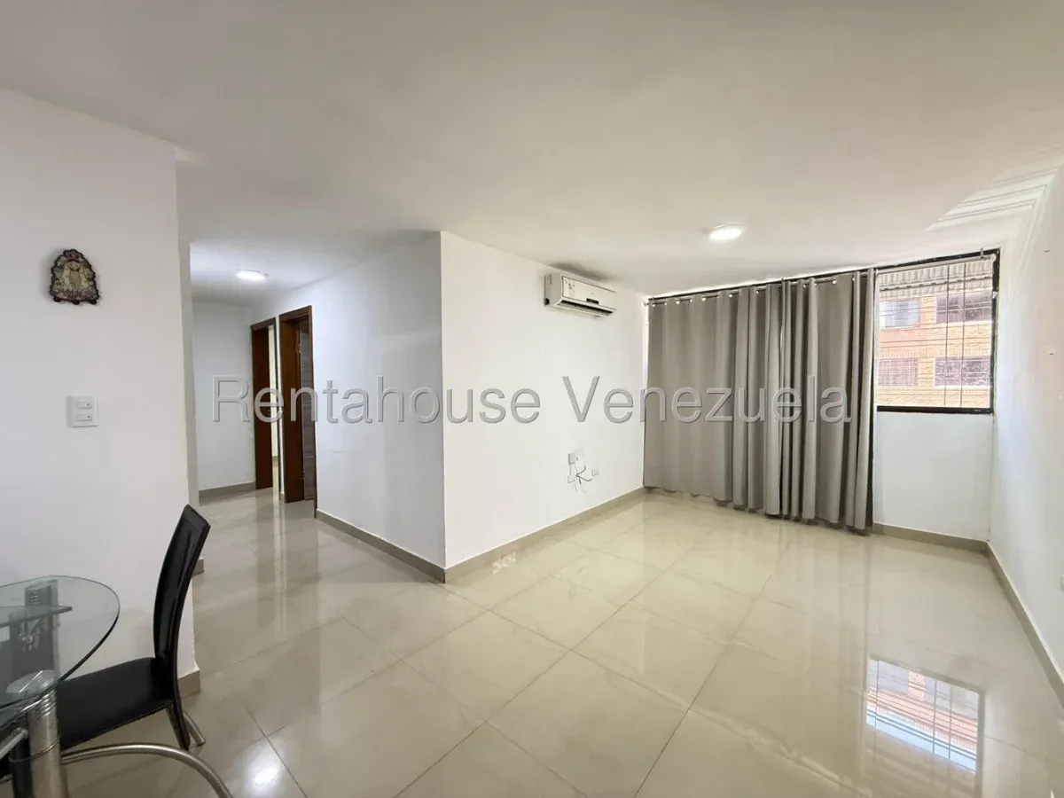 Hermoso Apartamento en Alquiler Urb. La Placera San Jacinto, Maracay - 2