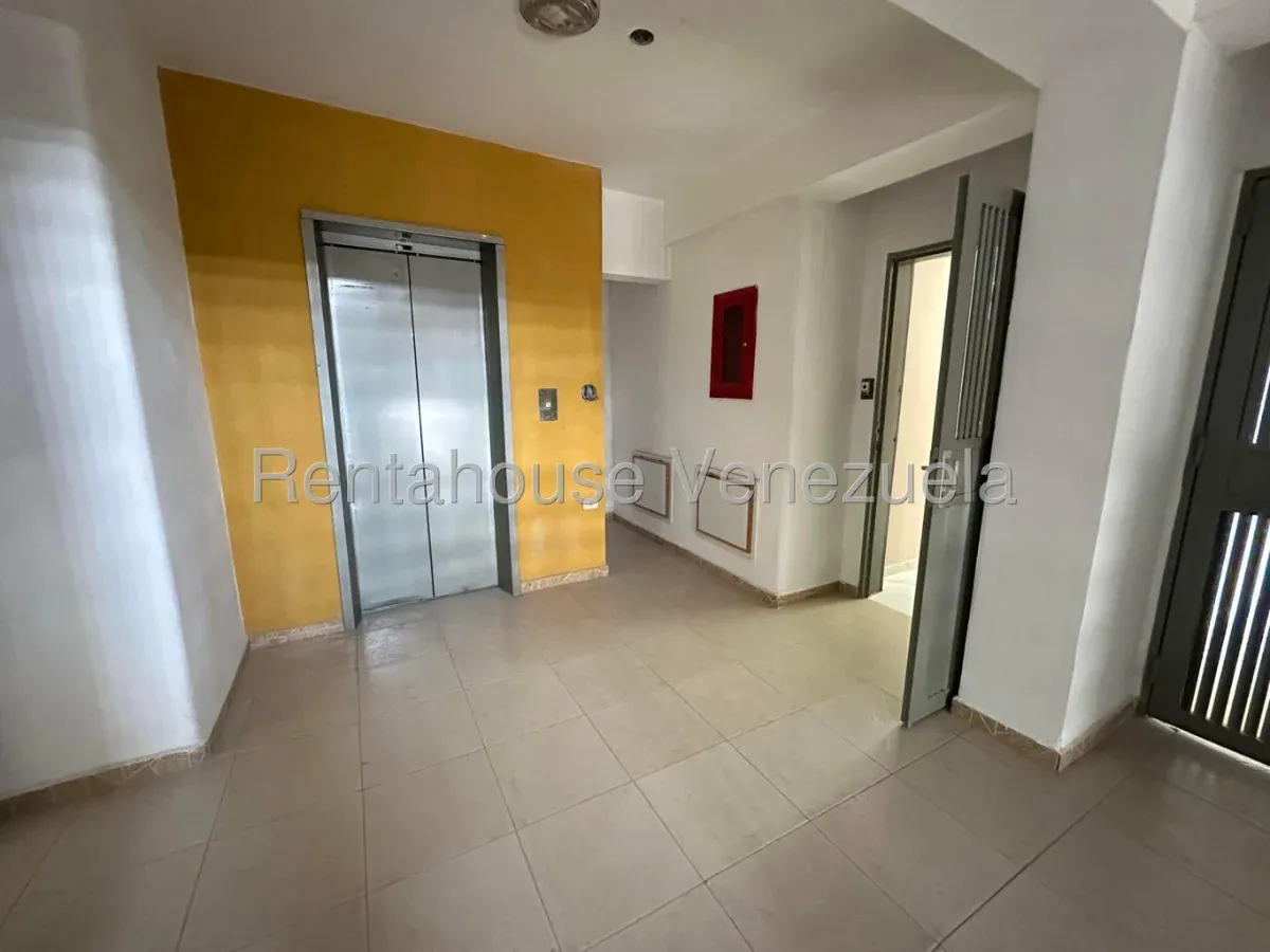 Exclusivo Apartamento en Venta Barrio Sucre Zona Norte Maracay - 2