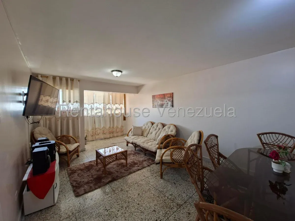 Comodo Apartamento en Venta Urb. El Centro, Maracay - 7