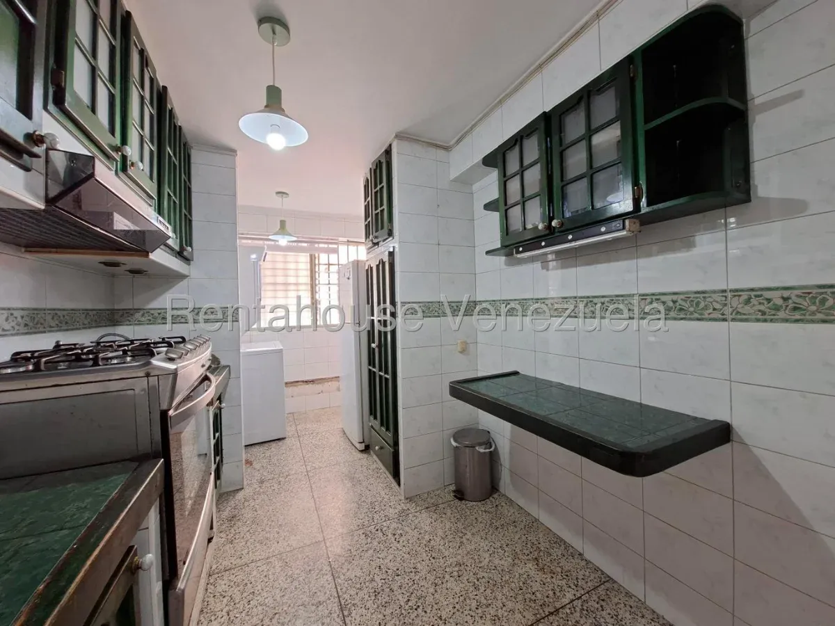 Comodo Apartamento en Venta Urb. El Centro, Maracay - 8