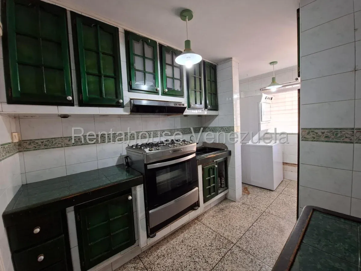 Comodo Apartamento en Venta Urb. El Centro, Maracay - 9