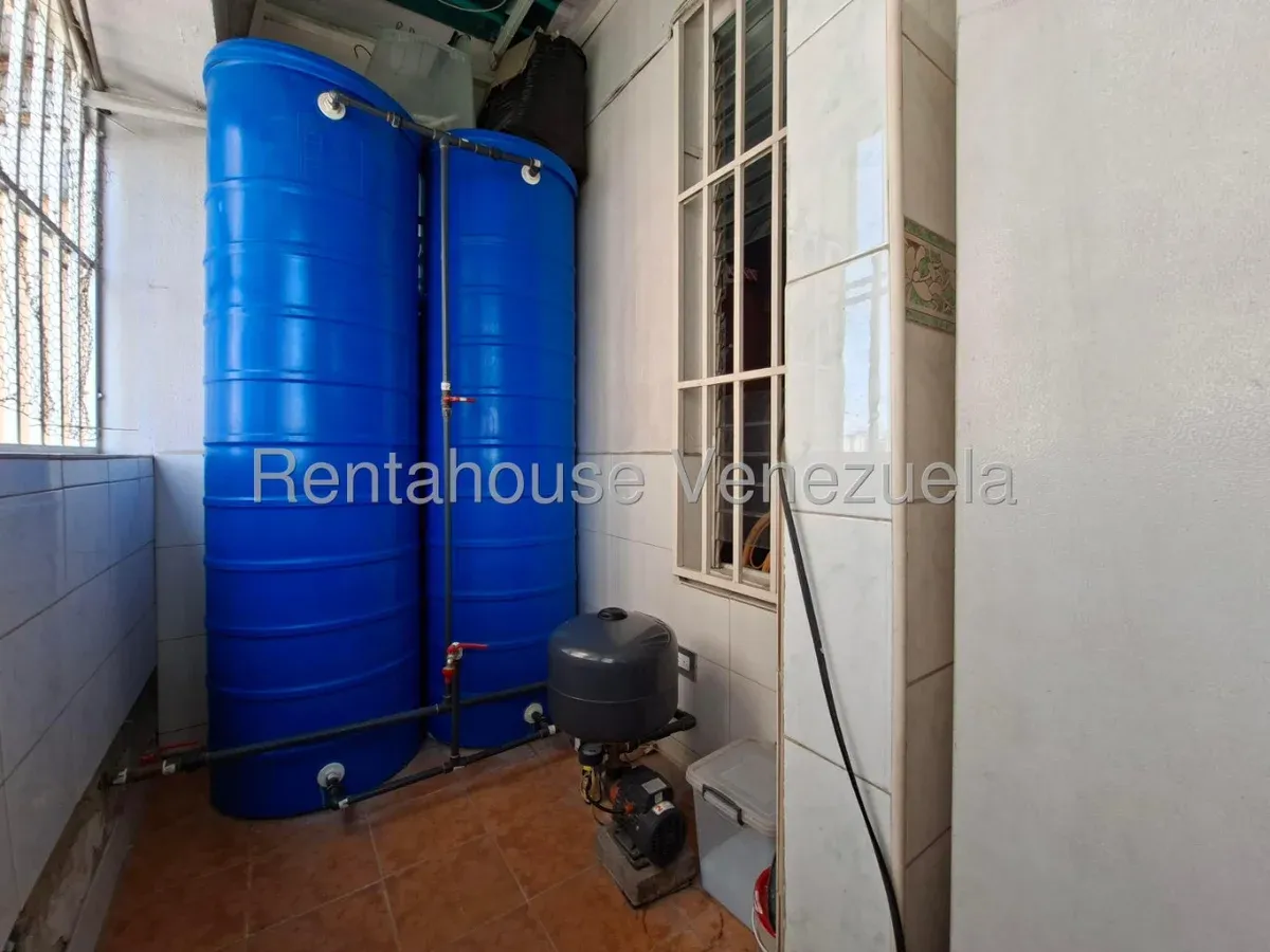Comodo Apartamento en Venta Urb. El Centro, Maracay - 10