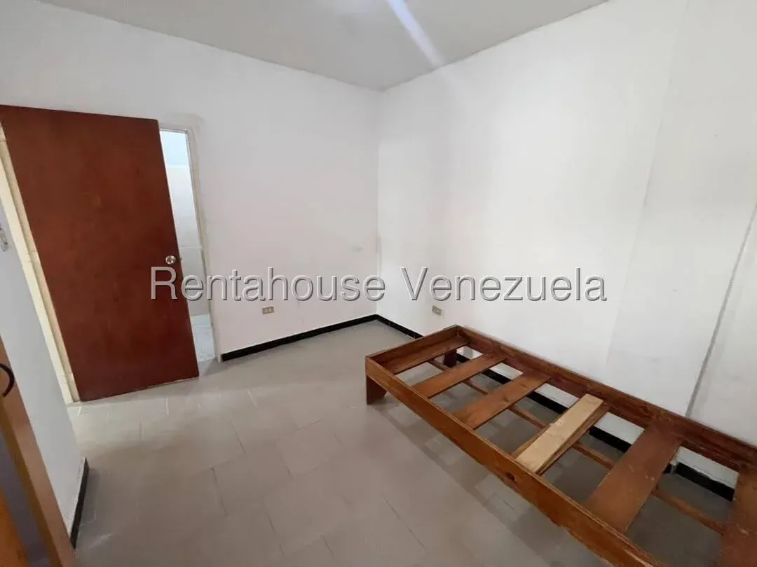 Cómodo Apartamento en Venta Urb Santa Barbara Suites, Avenida Principal Coropo Santa Rita Maracay - 17