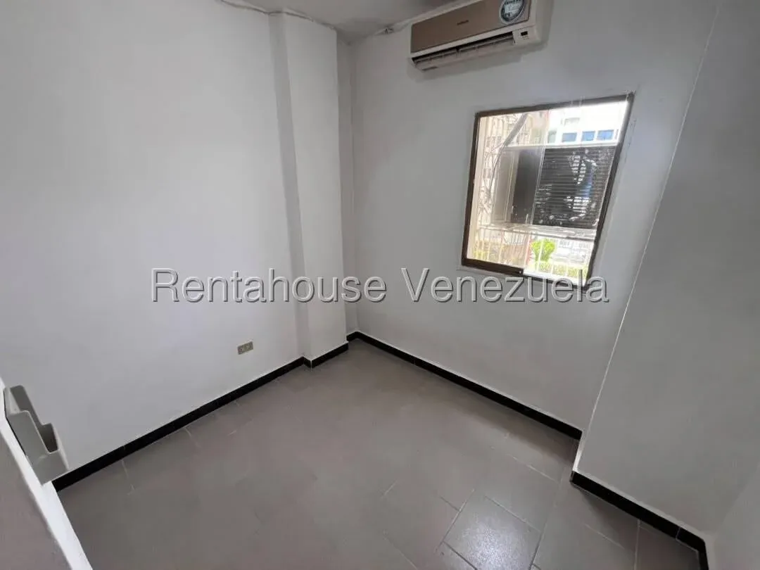 Cómodo Apartamento en Venta Urb Santa Barbara Suites, Avenida Principal Coropo Santa Rita Maracay - 19