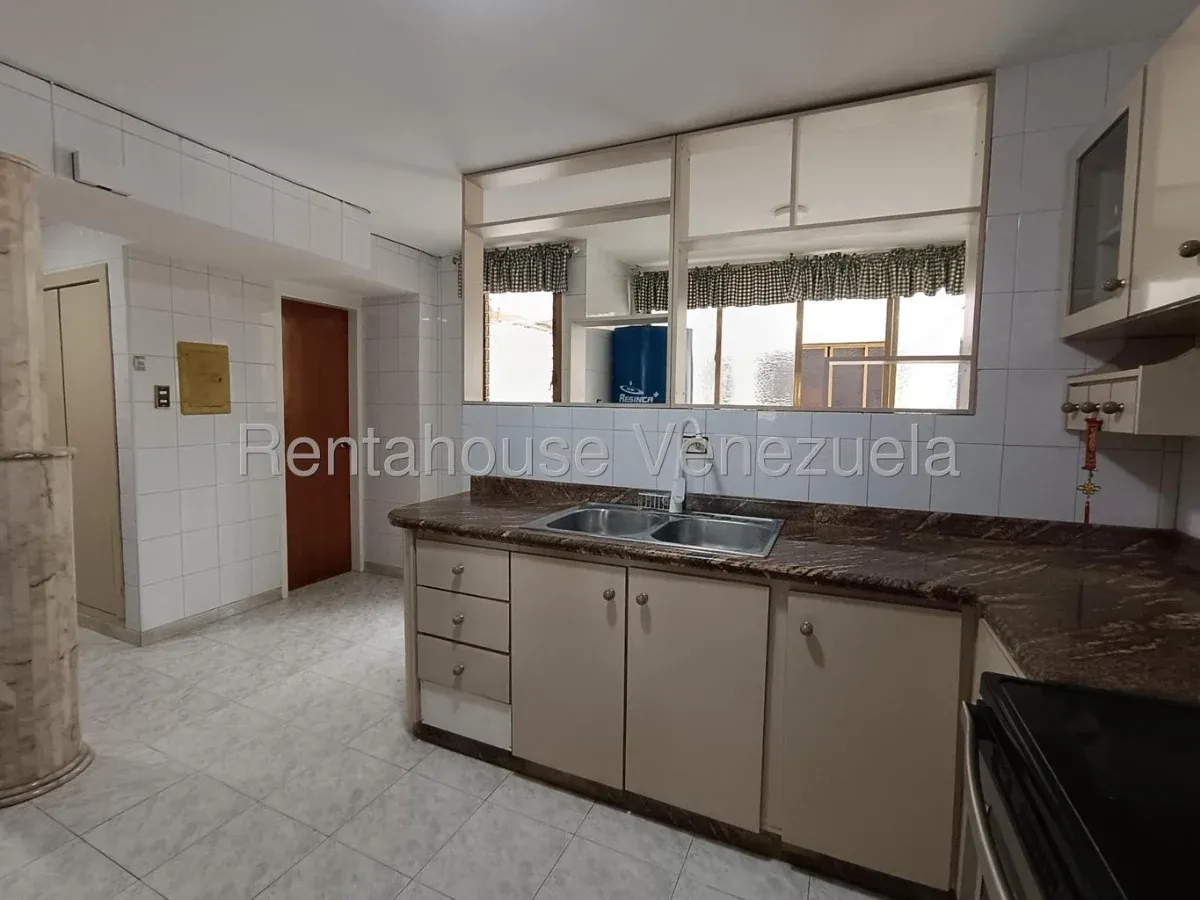 Amplio Apartamento en Venta Urb. La Esperanza Maracay, Listo para Mudarse!! - 9