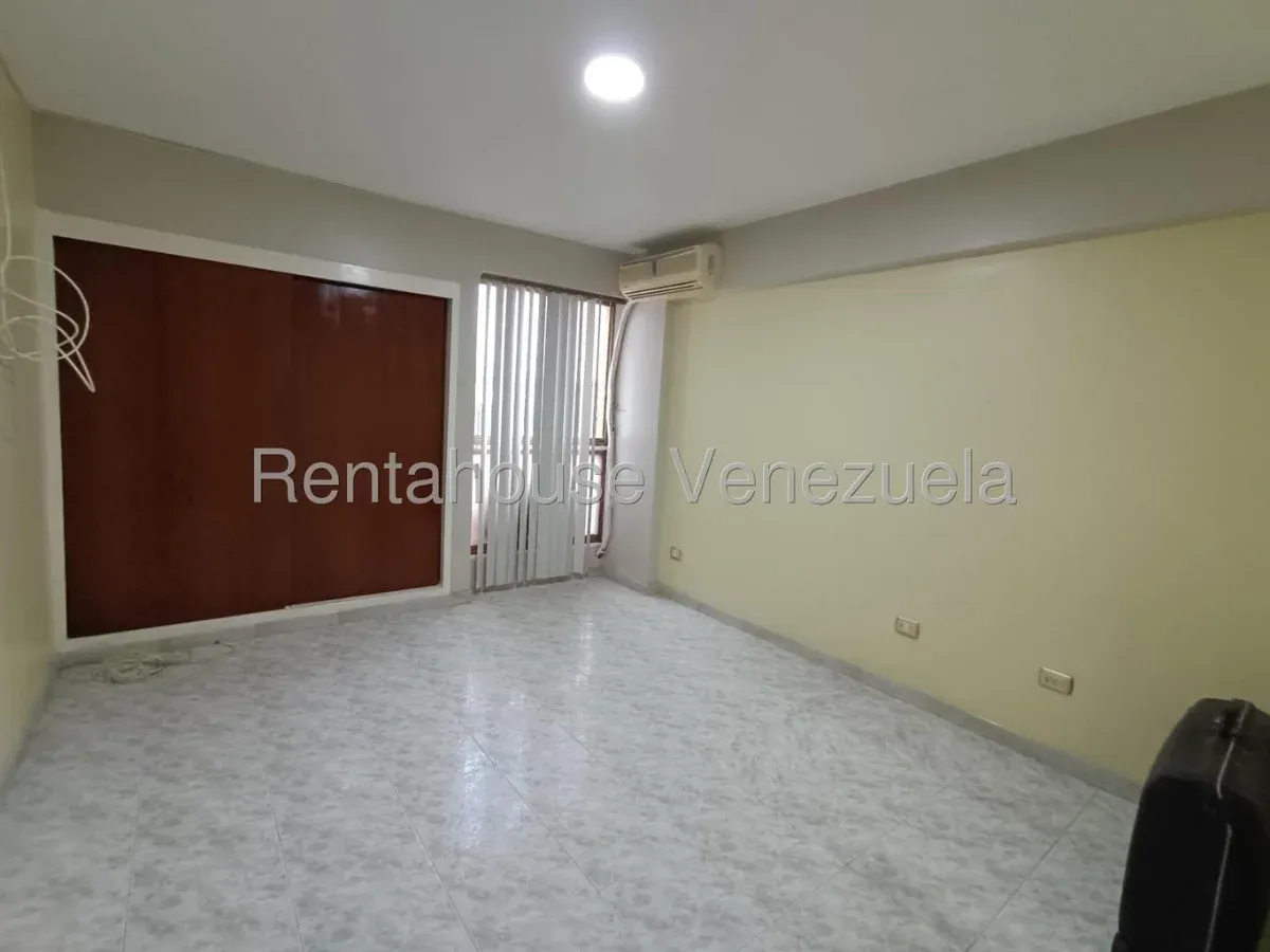 Amplio Apartamento en Venta Urb. La Esperanza Maracay, Listo para Mudarse!! - 16