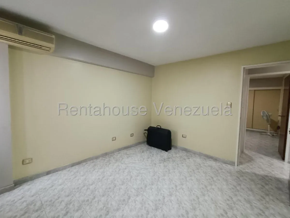 Amplio Apartamento en Venta Urb. La Esperanza Maracay, Listo para Mudarse!! - 17