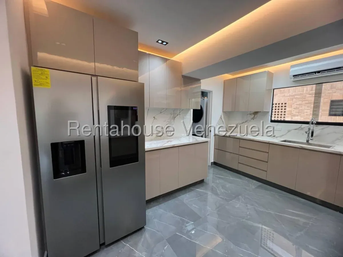 Exclusivo Apartamento en Venta Urb. La Soledad, Zona Norte Maracay, Piso Bajo - 11