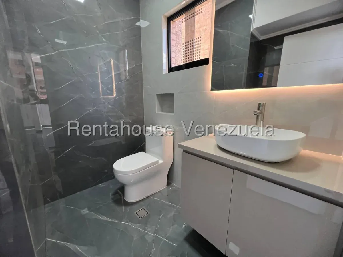 Exclusivo Apartamento en Venta Urb. La Soledad, Zona Norte Maracay, Piso Bajo - 15