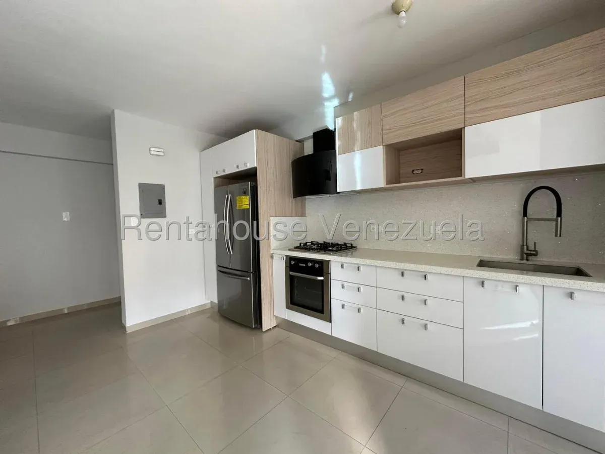Exclusividad y Confort Apartamento en Venta Av. Las Delicias, Maracay, Piso bajo - 6