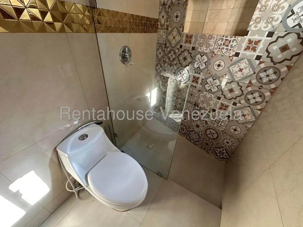 Exclusividad y Confort Apartamento en Venta Av. Las Delicias, Maracay, Piso bajo - 13