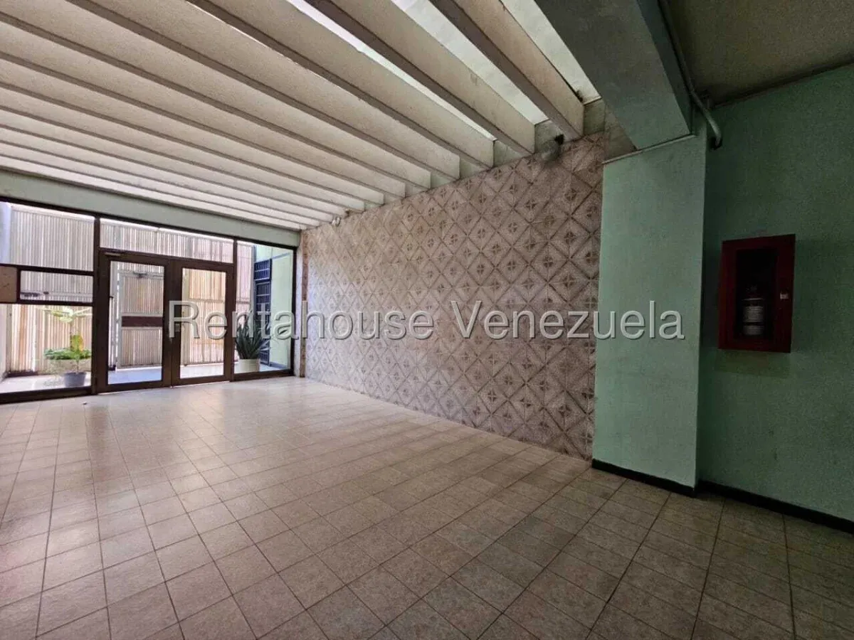 Cómodo Apartamento en Venta Zona centro de Maracay Av. Bolívar - 2