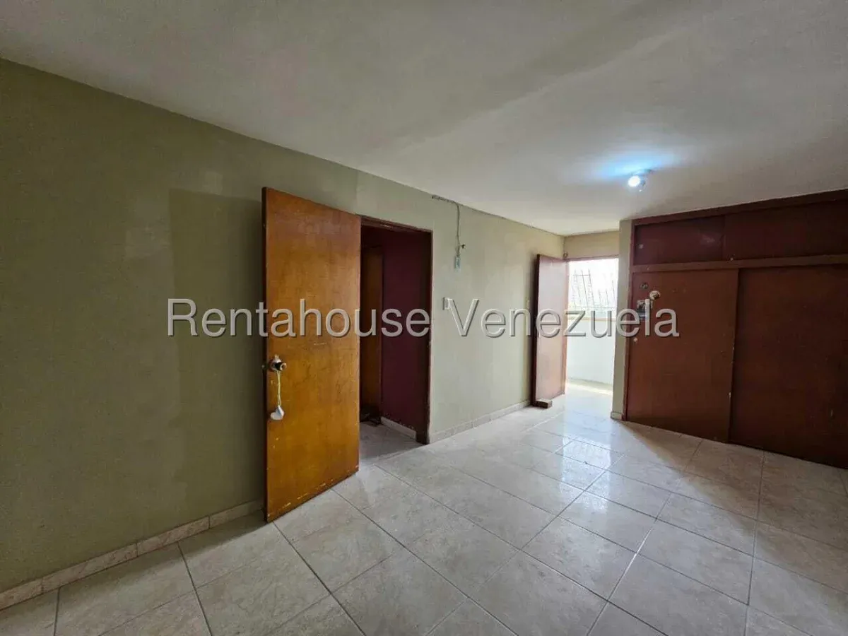 Cómodo Apartamento en Venta Zona centro de Maracay Av. Bolívar - 23