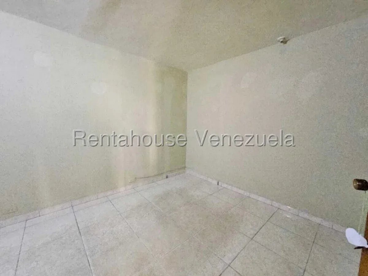 Cómodo Apartamento en Venta Zona centro de Maracay Av. Bolívar - 25
