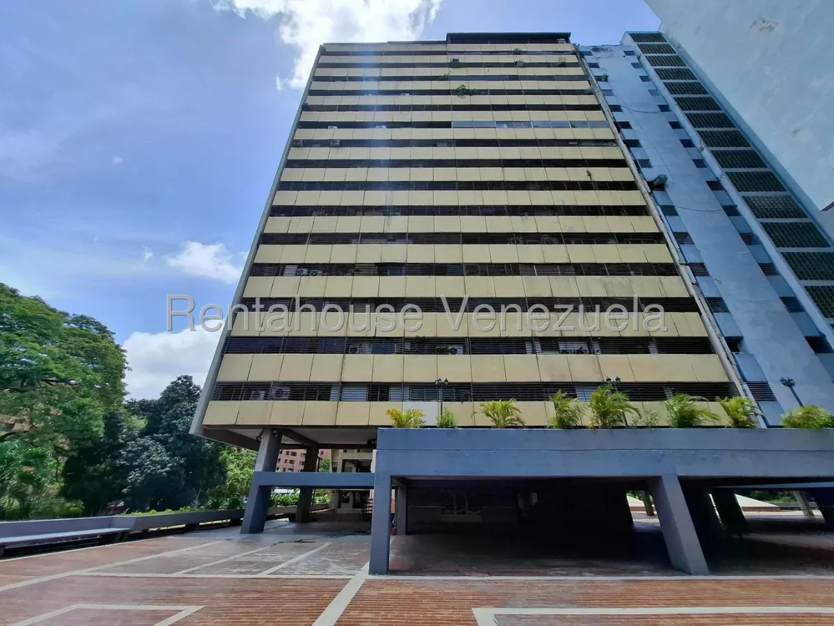 Amplio Apartamento en Venta Residencias Los Jardines Ipsfa Av. Bolívar Maracay