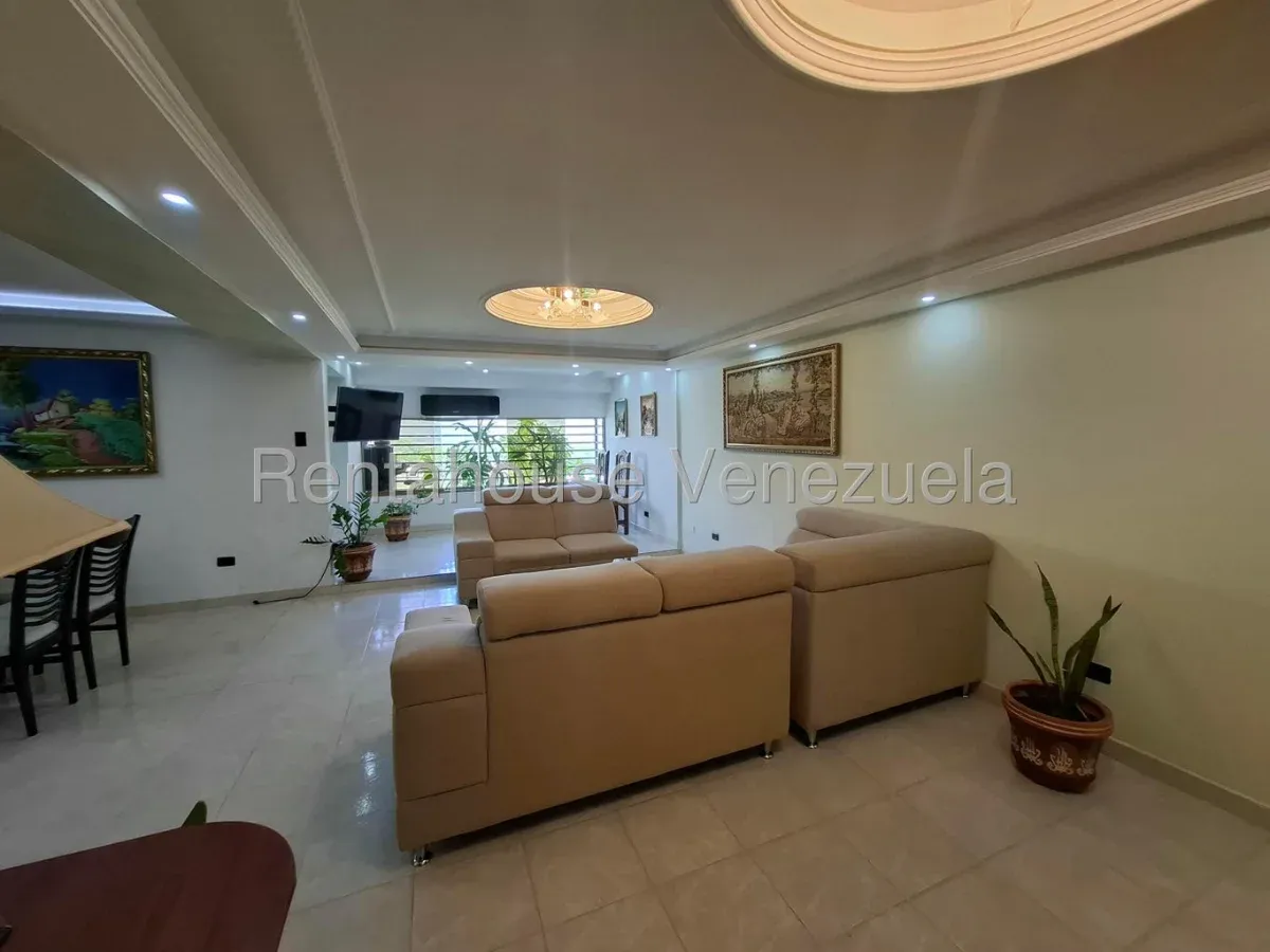 Amplio Apartamento en Venta Residencias Los Jardines Ipsfa Av. Bolívar Maracay - 6