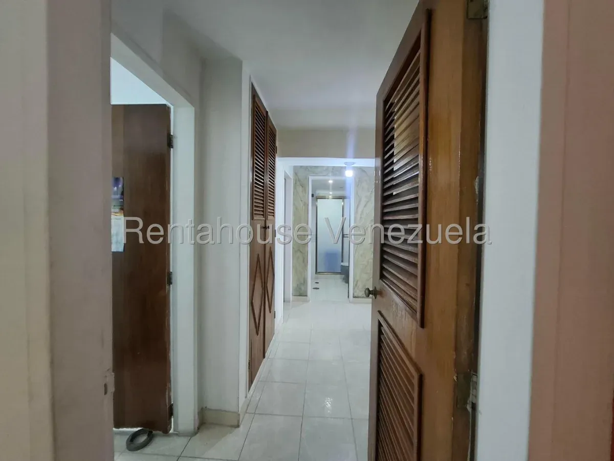 Amplio Apartamento en Venta Residencias Los Jardines Ipsfa Av. Bolívar Maracay - 11