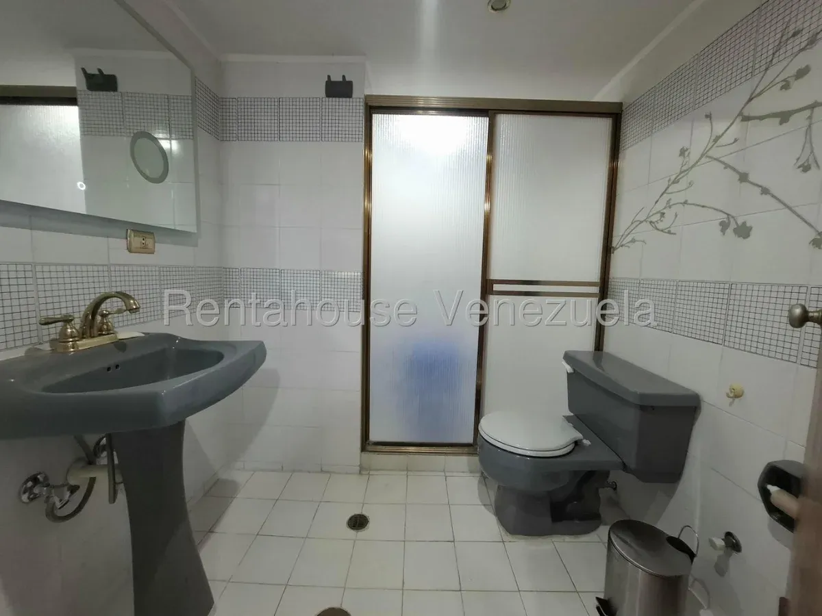 Amplio Apartamento en Venta Residencias Los Jardines Ipsfa Av. Bolívar Maracay - 14