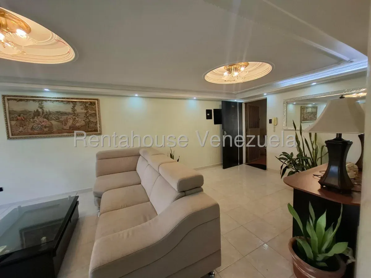 Amplio Apartamento en Venta Residencias Los Jardines Ipsfa Av. Bolívar Maracay - 25