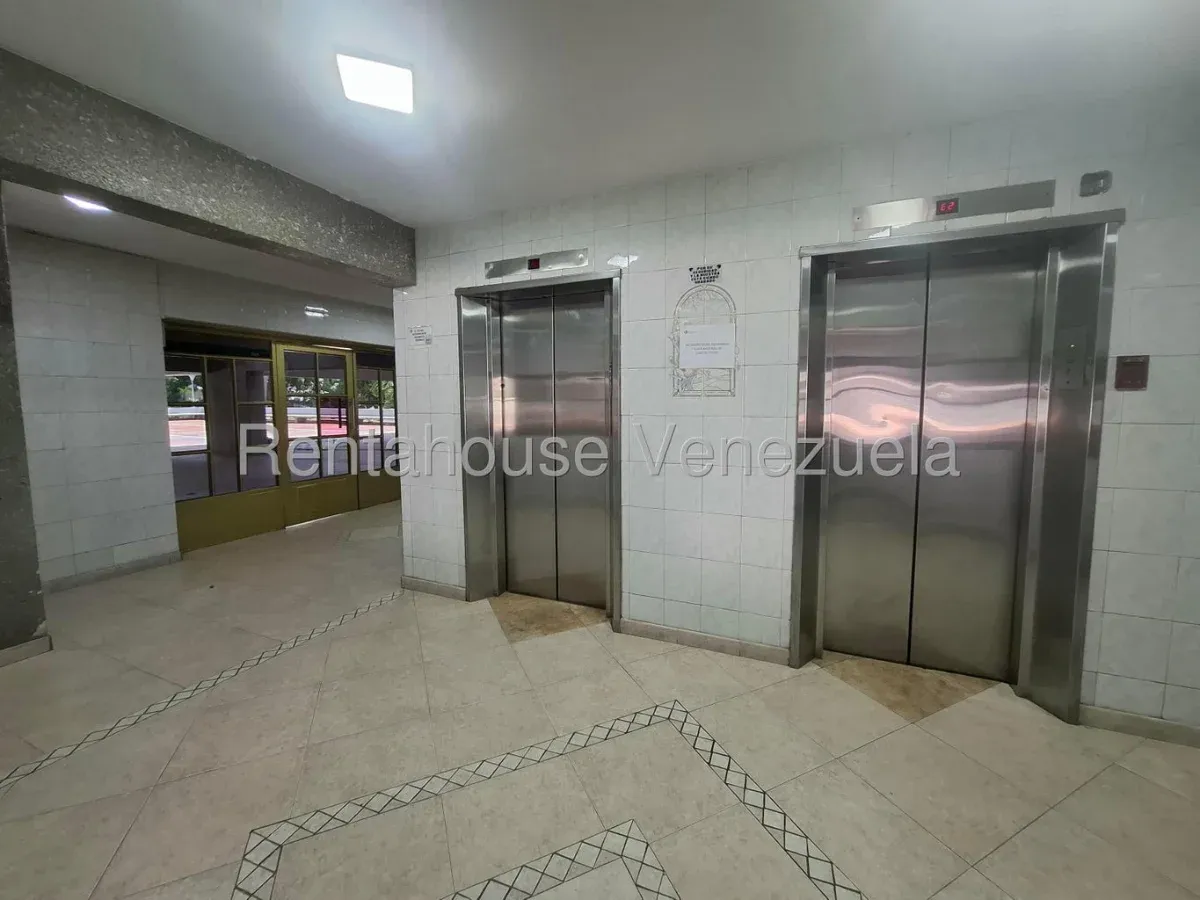 Amplio Apartamento en Venta Residencias Los Jardines Ipsfa Av. Bolívar Maracay - 27