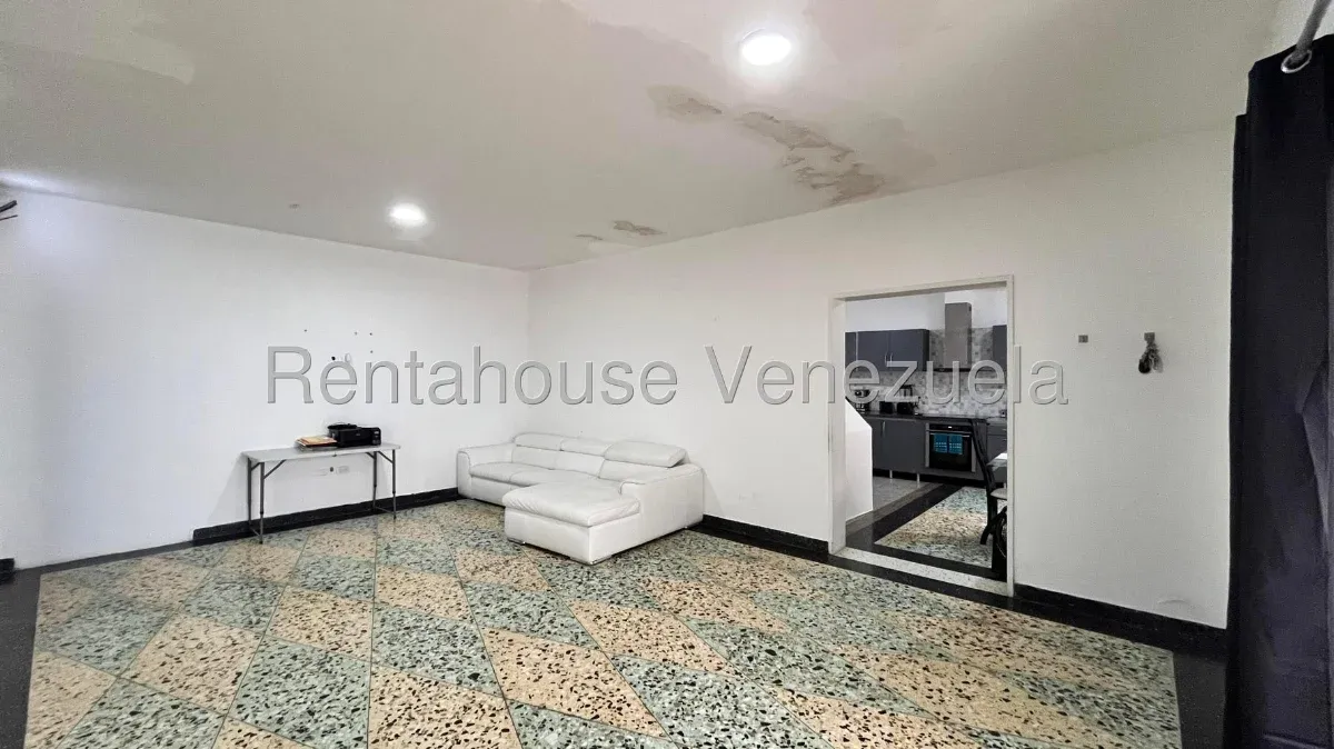 Excelente y amplia casa en Venta ubicada en la urbanización San Miguel, Maracay - 5