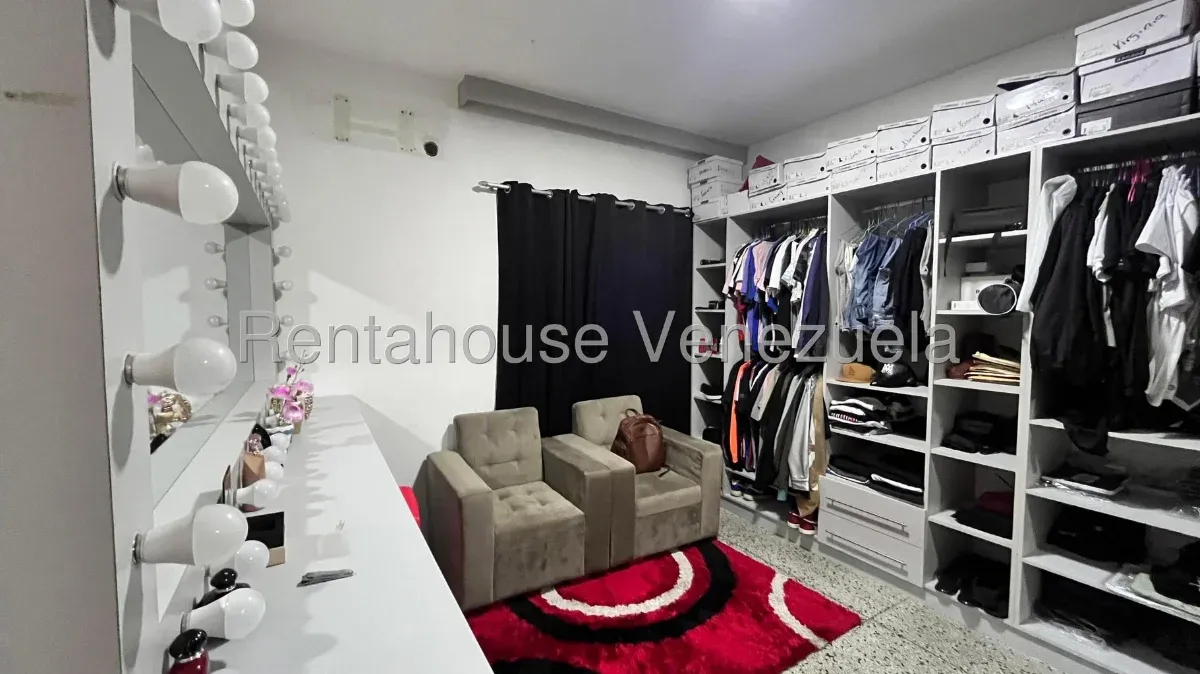 Excelente y amplia casa en Venta ubicada en la urbanización San Miguel, Maracay - 17