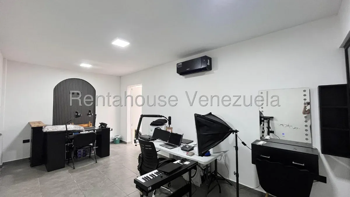 Excelente y amplia casa en Venta ubicada en la urbanización San Miguel, Maracay - 33