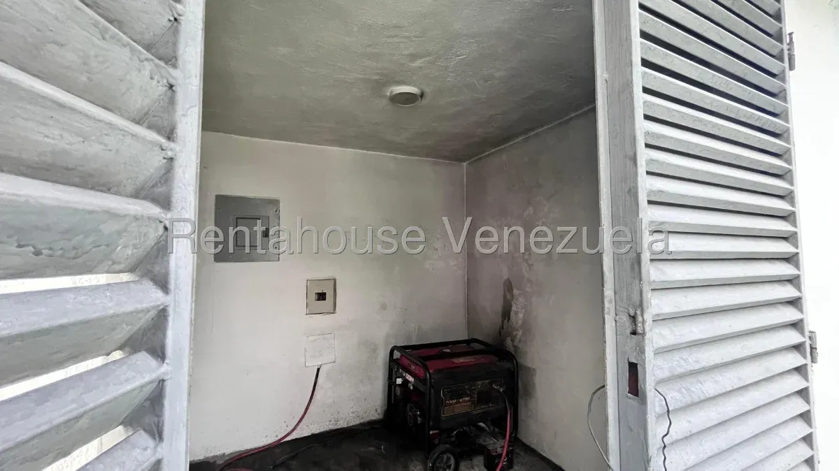 Excelente y amplia casa en Venta ubicada en la urbanización San Miguel, Maracay - 36