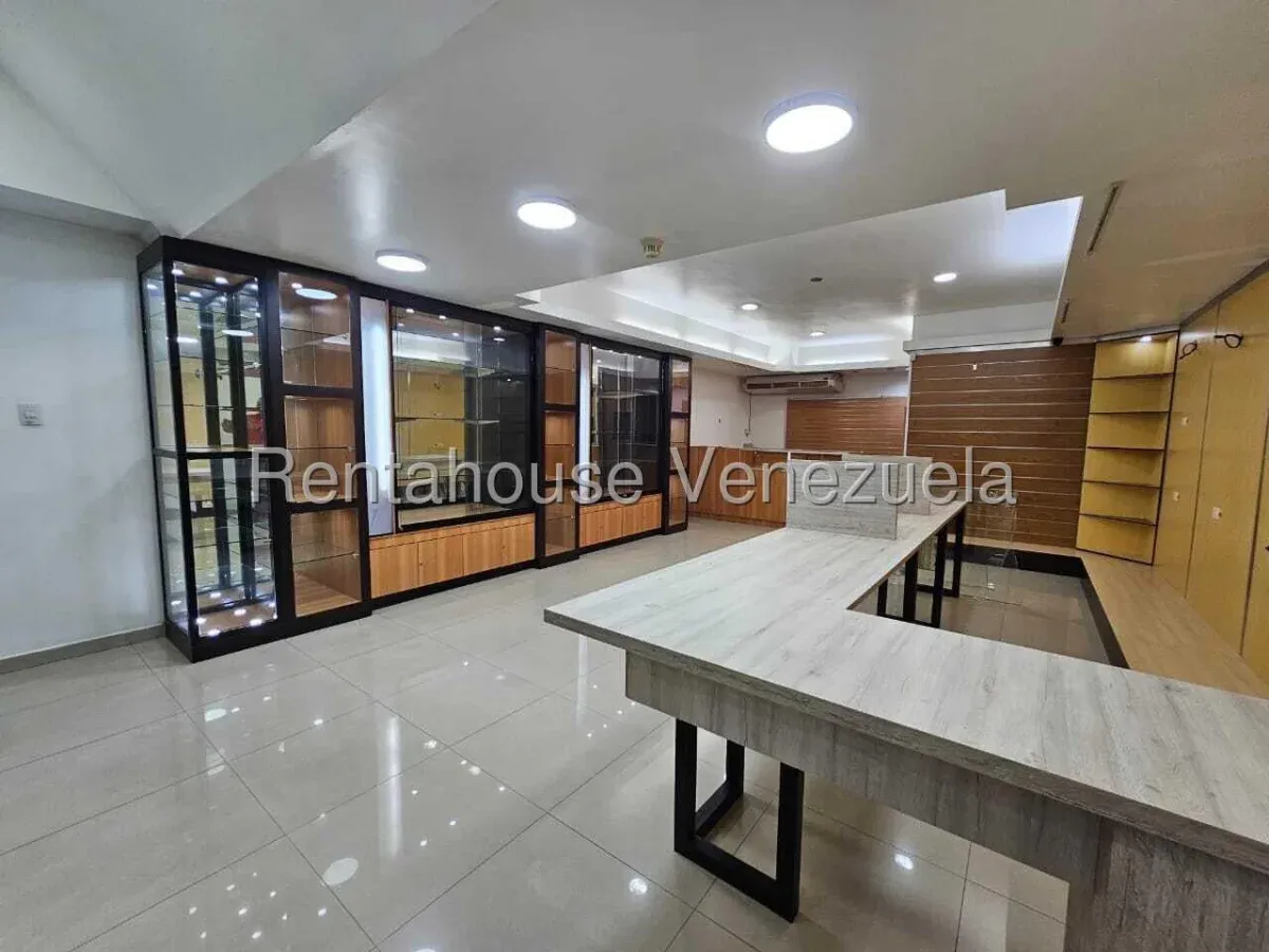Estupendo local comercial en venta Centro Comercial las Américas Maracay Av. Las Delicias - 10