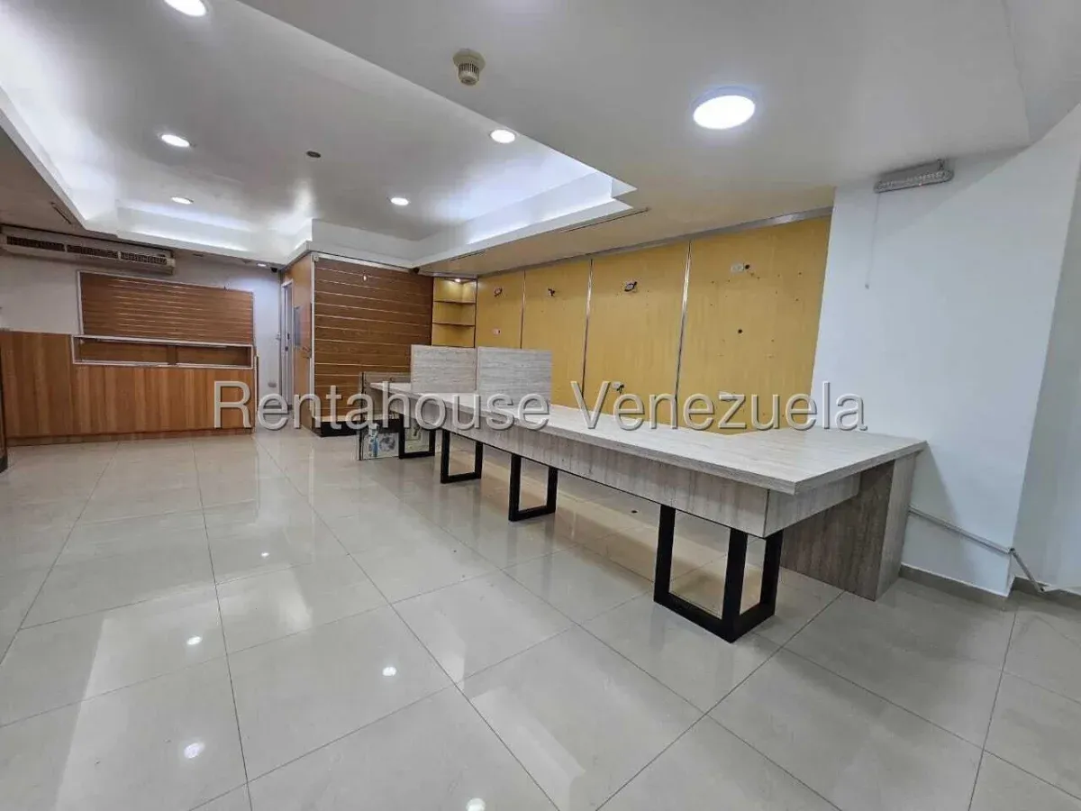 Estupendo local comercial en venta Centro Comercial las Américas Maracay Av. Las Delicias - 13
