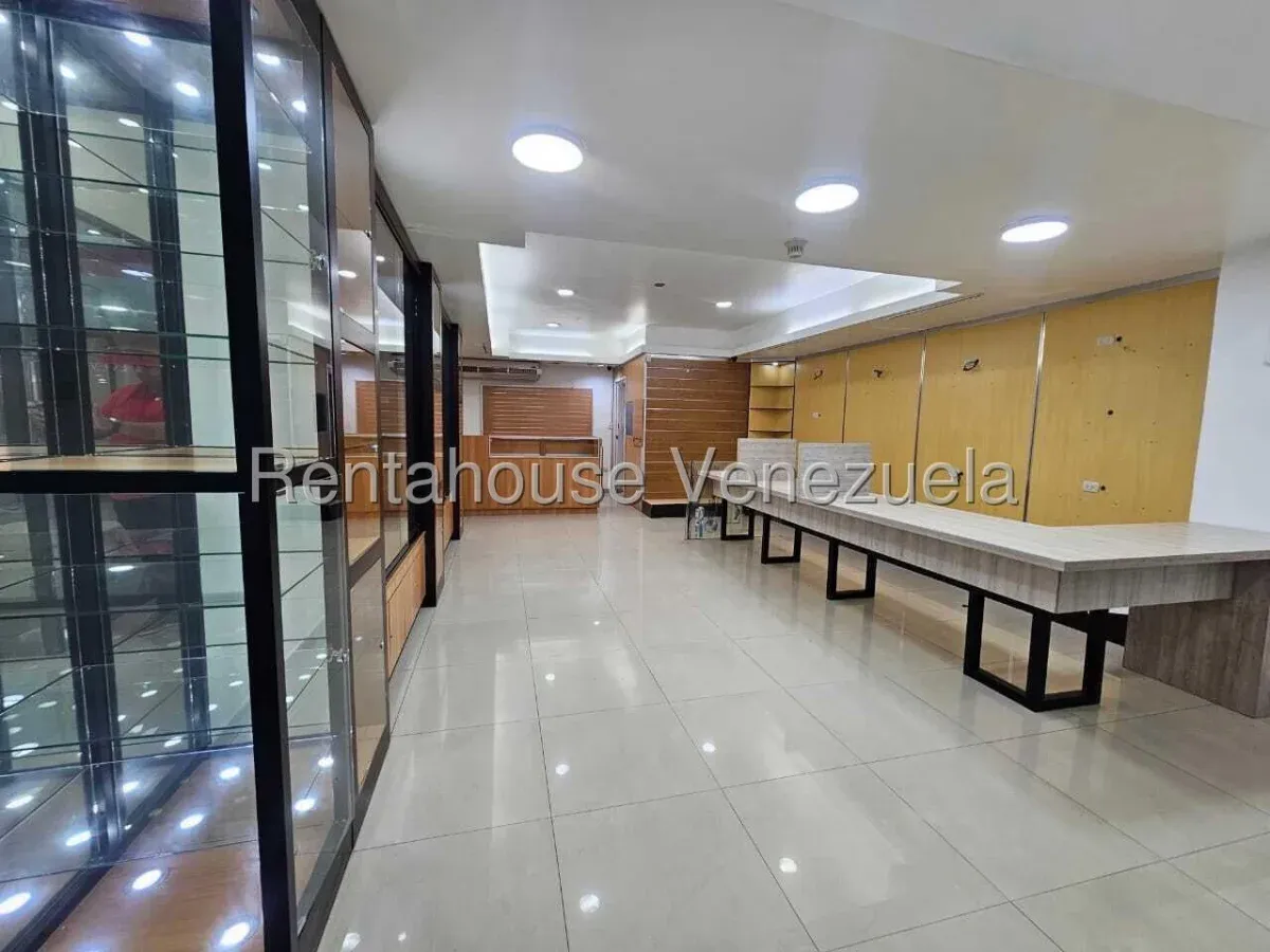 Estupendo local comercial en venta Centro Comercial las Américas Maracay Av. Las Delicias - 15