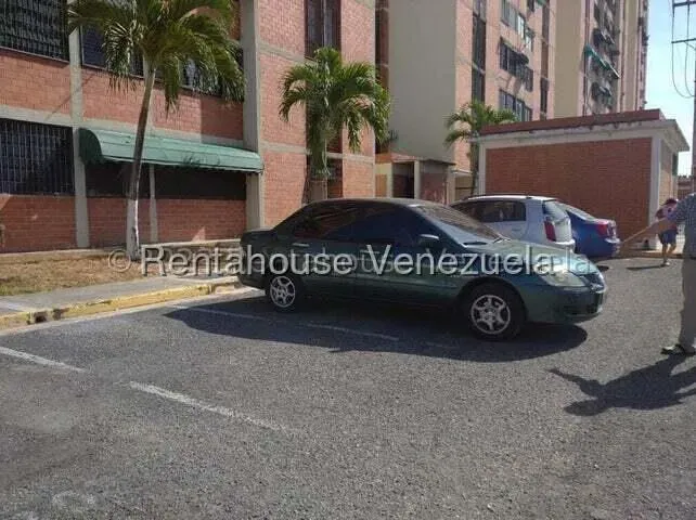 Apartamento en Venta Urb. Bosque Alto, Av. Fuerzas Aéreas Maracay - 17