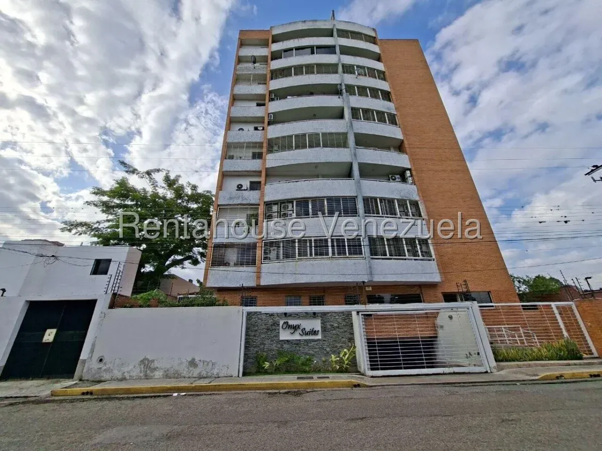 Hermoso Apartamento Totalmente Remodelado en Venta Urb. Los Caobos, Maracay, Piso Bajo