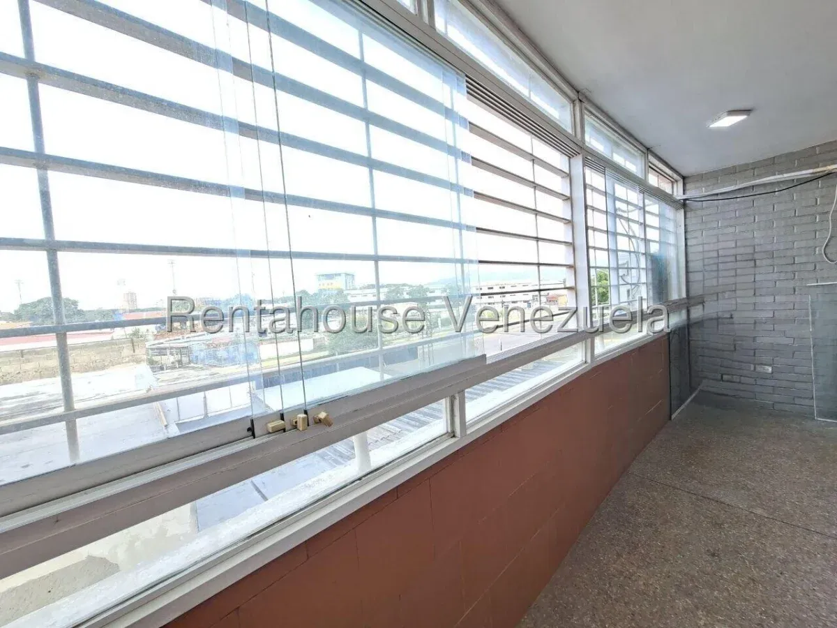 Hermoso Apartamento Totalmente Remodelado en Venta Urb. Los Caobos, Maracay, Piso Bajo - 8