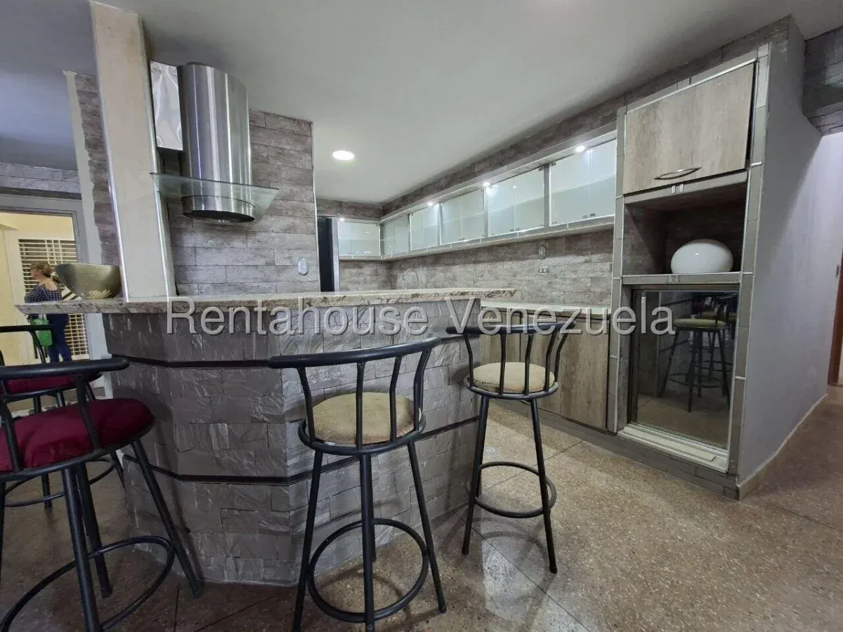 Hermoso Apartamento Totalmente Remodelado en Venta Urb. Los Caobos, Maracay, Piso Bajo - 11