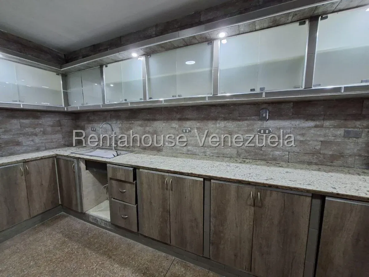 Hermoso Apartamento Totalmente Remodelado en Venta Urb. Los Caobos, Maracay, Piso Bajo - 13