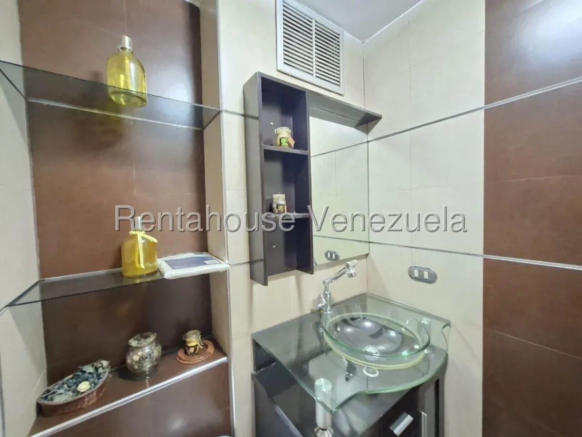 Hermoso Apartamento Totalmente Remodelado en Venta Urb. Los Caobos, Maracay, Piso Bajo - 19