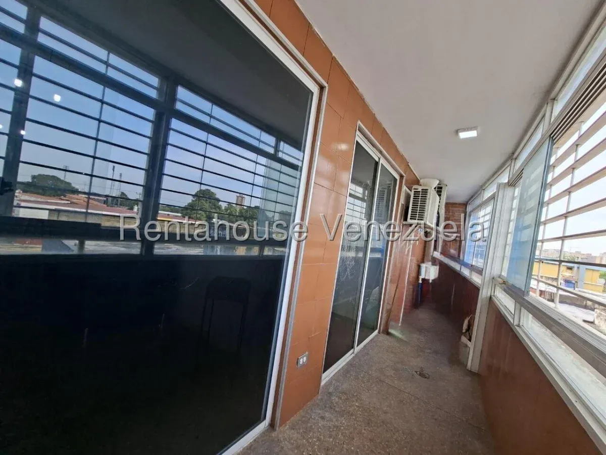 Hermoso Apartamento Totalmente Remodelado en Venta Urb. Los Caobos, Maracay, Piso Bajo - 18