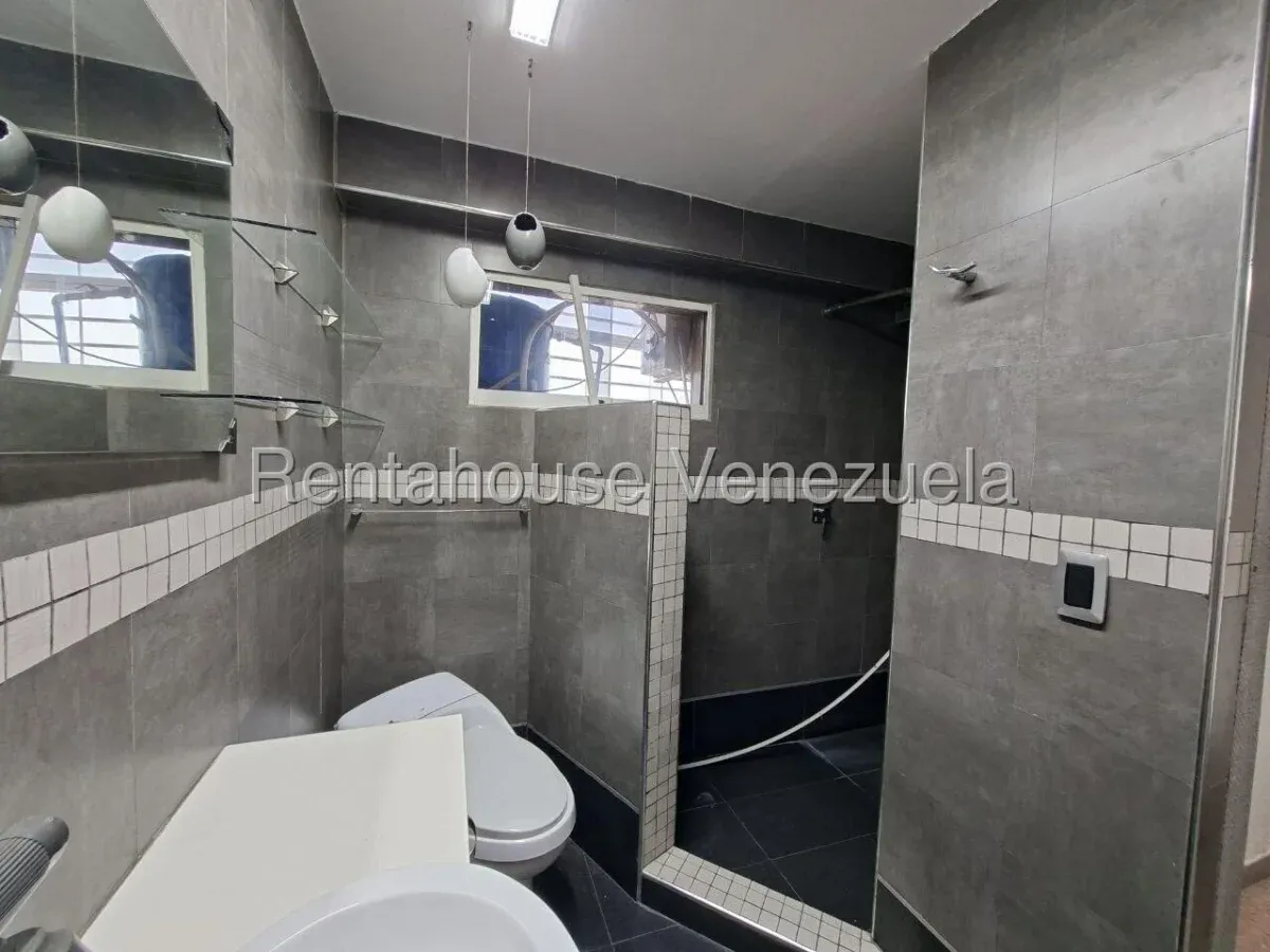 Hermoso Apartamento Totalmente Remodelado en Venta Urb. Los Caobos, Maracay, Piso Bajo - 23