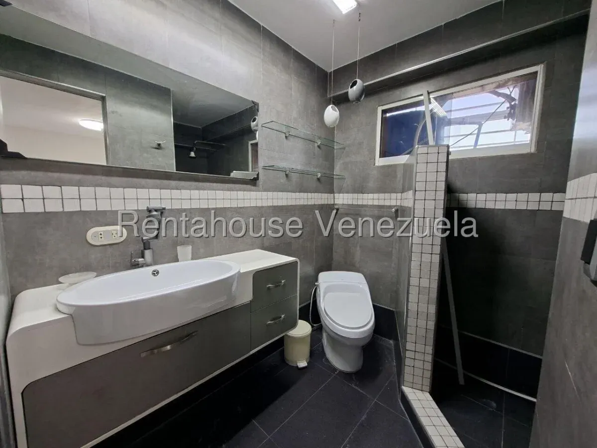 Hermoso Apartamento Totalmente Remodelado en Venta Urb. Los Caobos, Maracay, Piso Bajo - 24