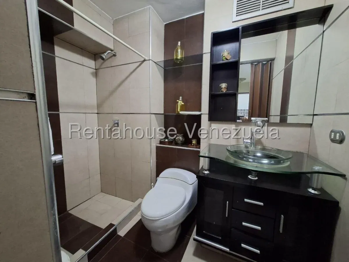 Hermoso Apartamento Totalmente Remodelado en Venta Urb. Los Caobos, Maracay, Piso Bajo - 20