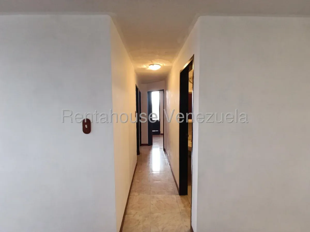 Cómodo Apartamento en Venta Urb. Bosque Alto, Maracay, Pozo de Agua Propio - 12