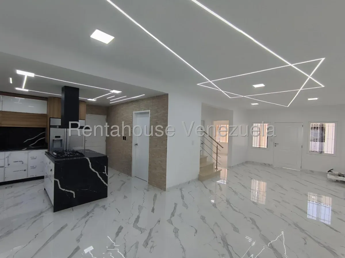Estupenda Casa en Venta Urb. Sant Homero II, vía San Mateo, La Victoria, Edo. Aragua - 4