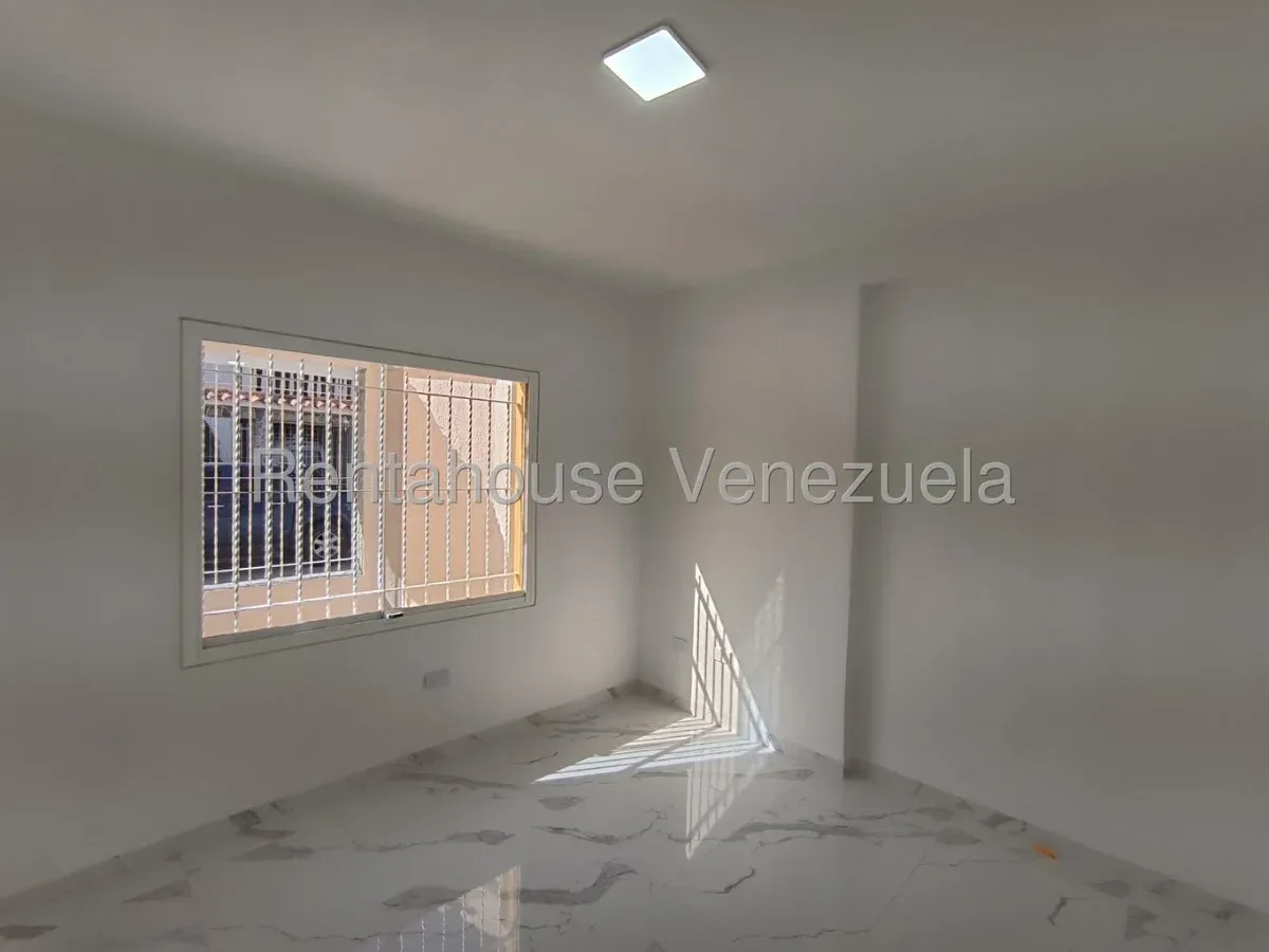 Estupenda Casa en Venta Urb. Sant Homero II, vía San Mateo, La Victoria, Edo. Aragua - 10