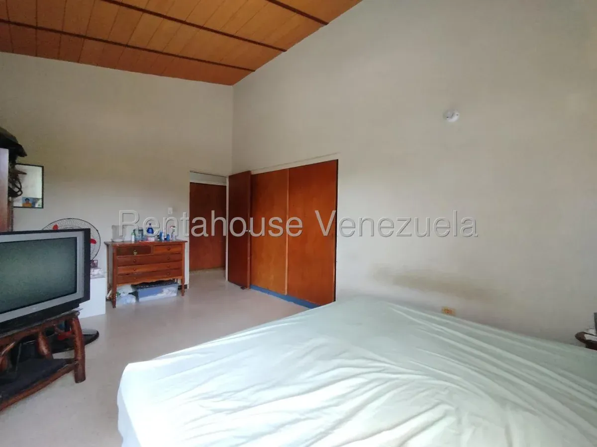 Amplia y Potencial Casa en Venta Urb. Los Rauseos Norte, El Limon, Maracay Edo.Aragua - 14